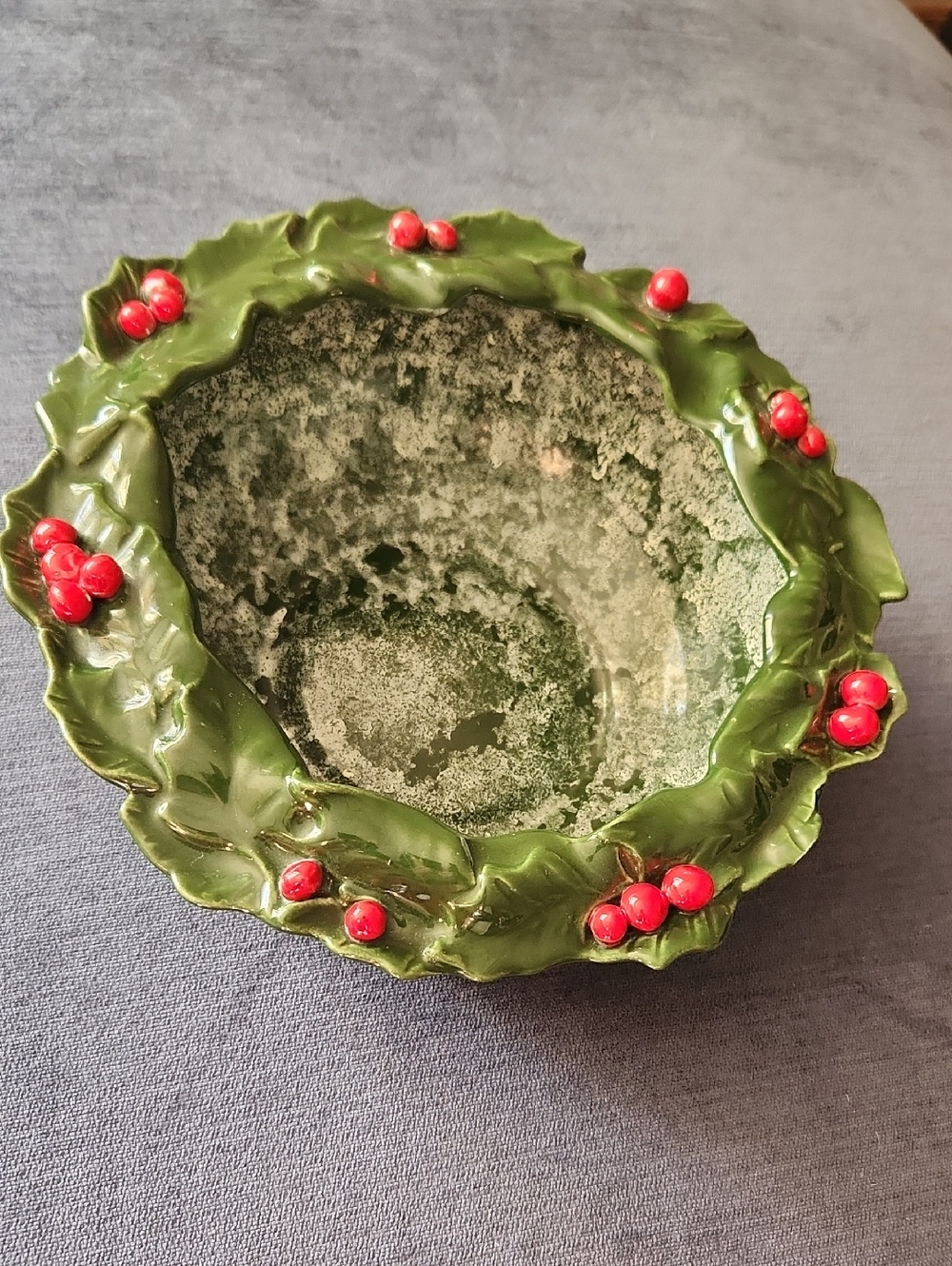 Vintage 50s Riddell Ceramic Holly Wreath Bowl with Red Berries 10" Diam